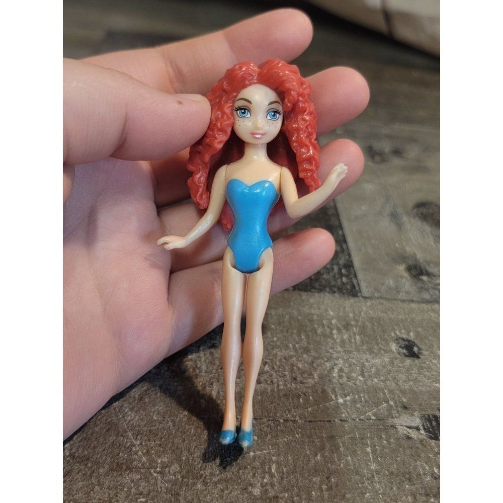 Mattel 2009 redhead Freckle Girl doll toy figure